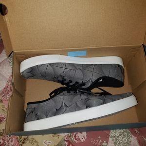 TOMS Mens “Cordones Cupsole” Illusions Print Shoes